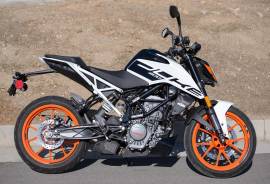 KTM Duke 200 ឆ្នាំ 2022 កែរាង ប្រភេទ Nake Bike