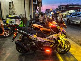 Custom Honda ADV150 020 Full Carbon លេងអាវកាបោនពេញ