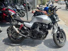 Honda CB400 04 Custom Cafe Racer មួយទឹកស្លាកលេខភ្នំពេញ ម៉ាសុីននៅអេម