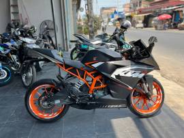 KTM RC 125cc 2015 កុងទ័រន័រពីជប៉ុន មួយទឹកស្លាកលេខ ម៉ាសុីន ទឹកថ្នាំនៅខ្ចីស្អាត