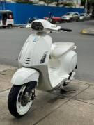 មាន Vespa Justin Bieber  មួយទឹក ដូចថ្មី 4000km តម្លៃ 5988$