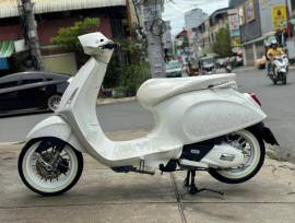 មាន Vespa Justin Bieber  មួយទឹក ដូចថ្មី 4000km តម្លៃ 5988$